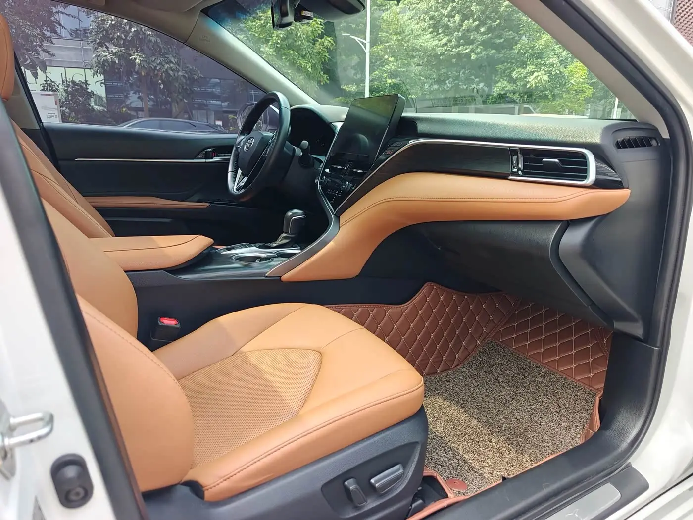 Toyota Camry 2021 — Photo 10/20