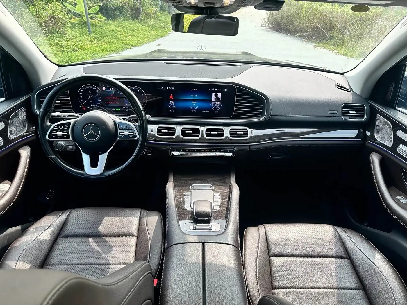 Mercedes-Benz GLS 2022 — Photo 8/17