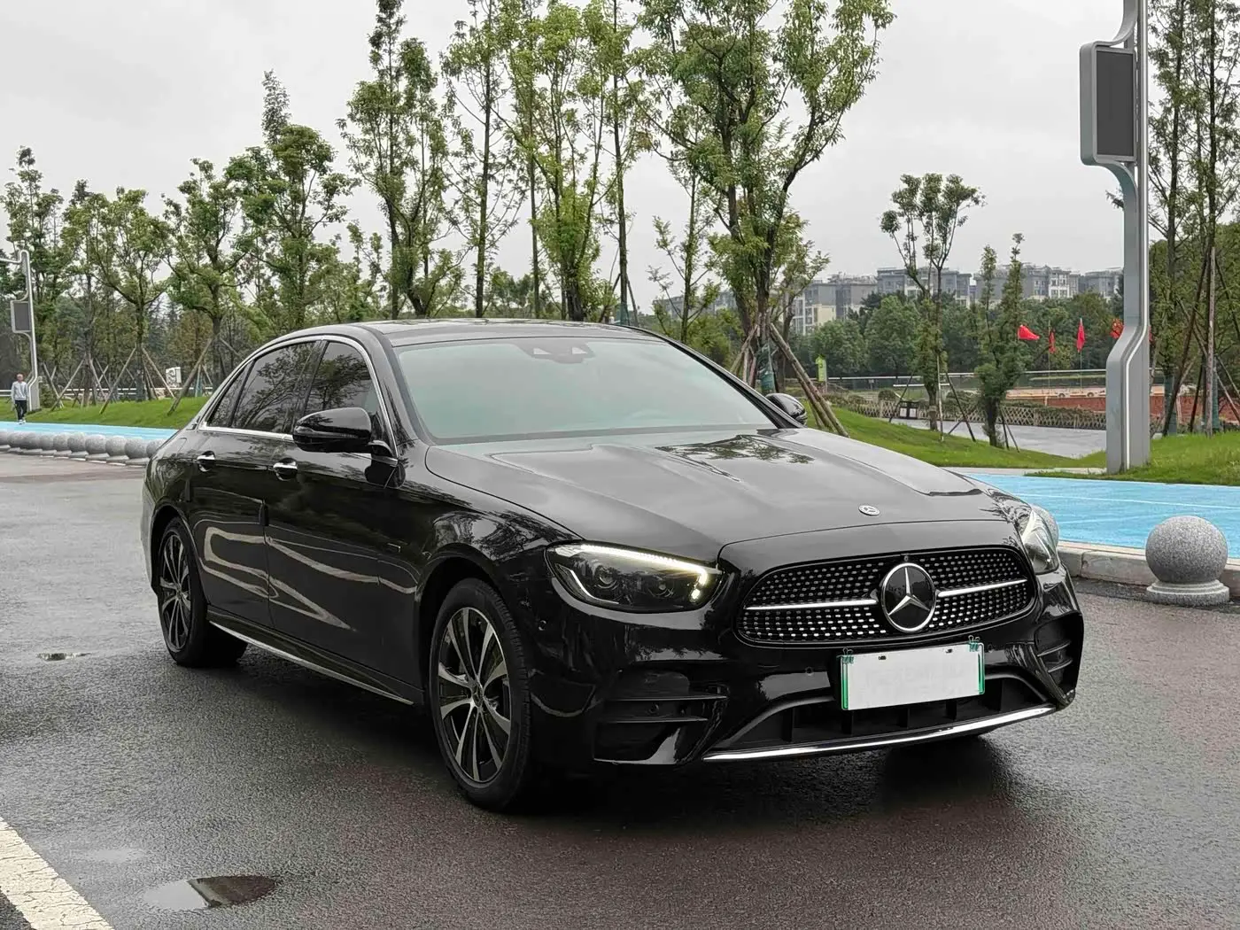 Mercedes-Benz E-Class New Energy 2023 — Photo 2/10
