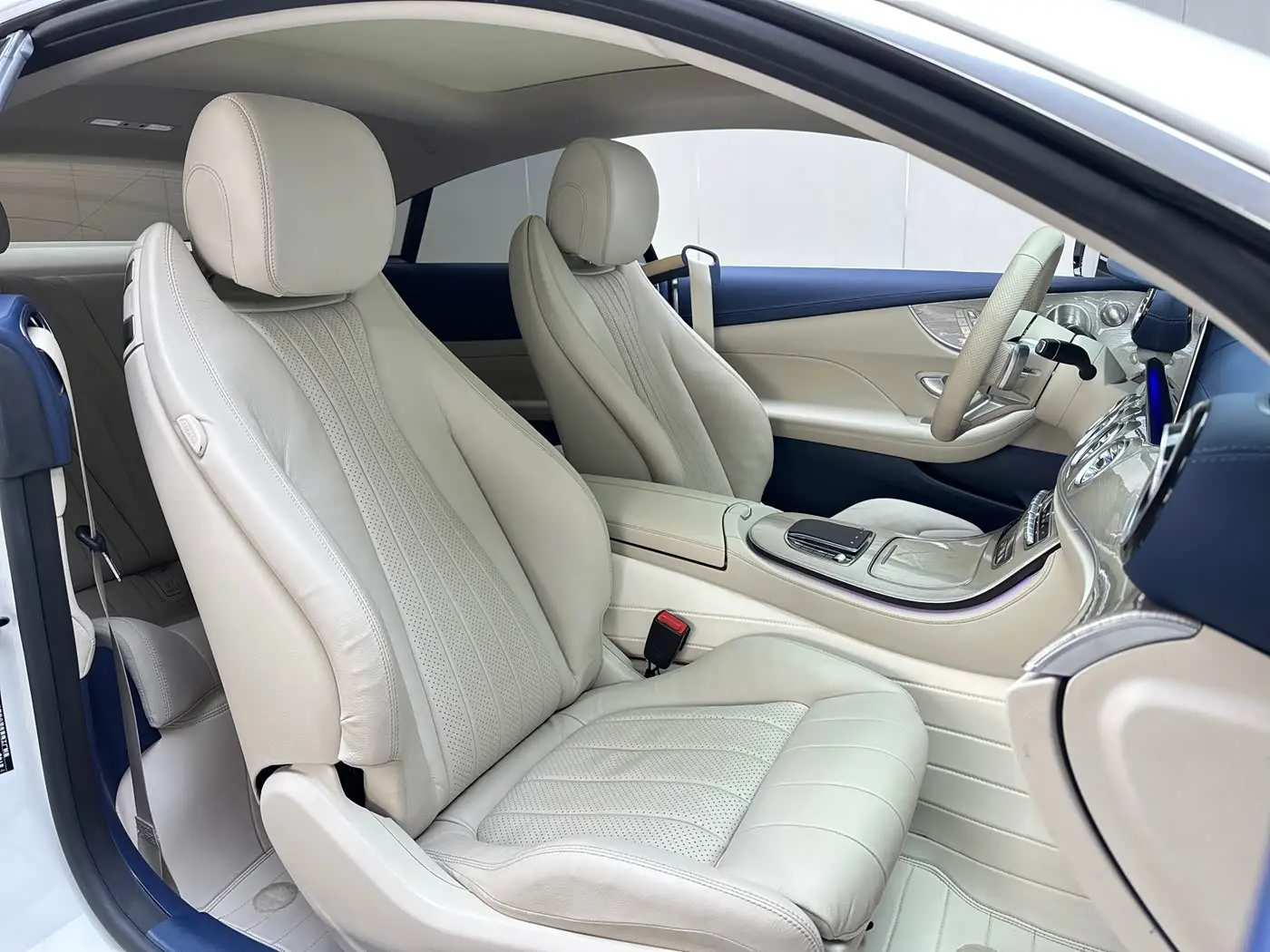 Mercedes-Benz E-Class 2024 — Фото 13/20