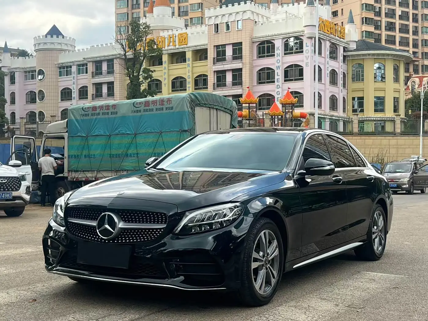 Mercedes-Benz C-Class 2020 — Photo 1/9