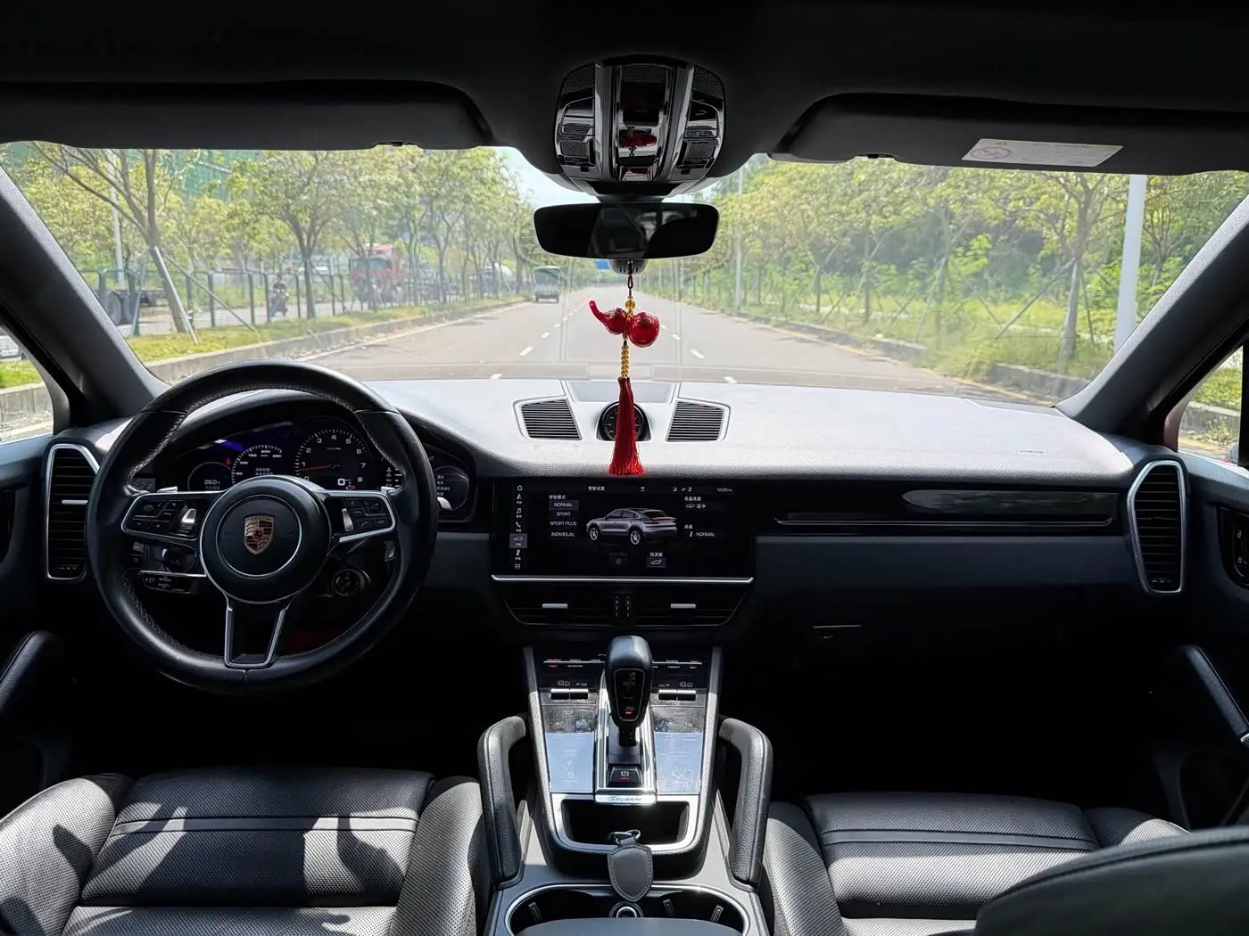Porsche Cayenne 2020 — Photo 6/9