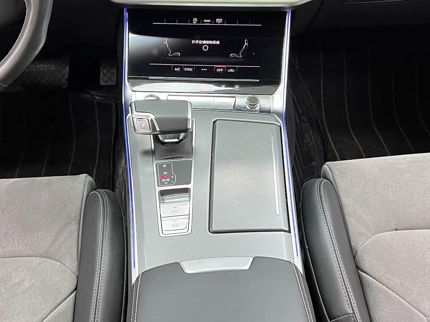 Audi A6L 2025 — Photo 15/20