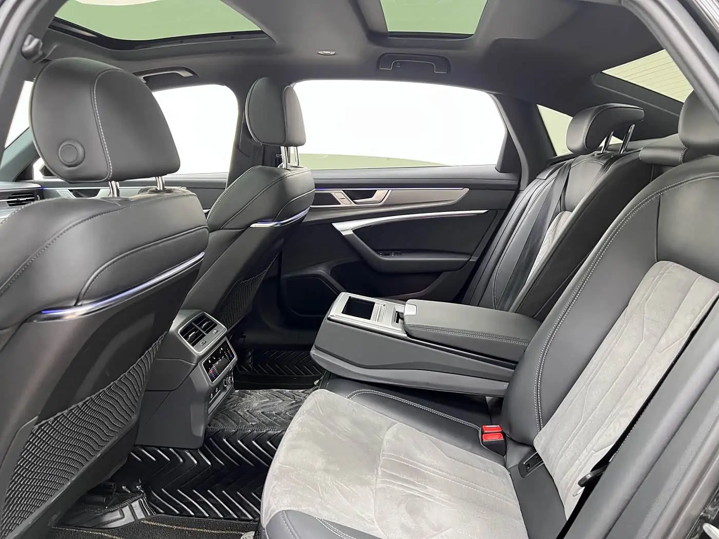 Audi A6L 2025 — Photo 9/20