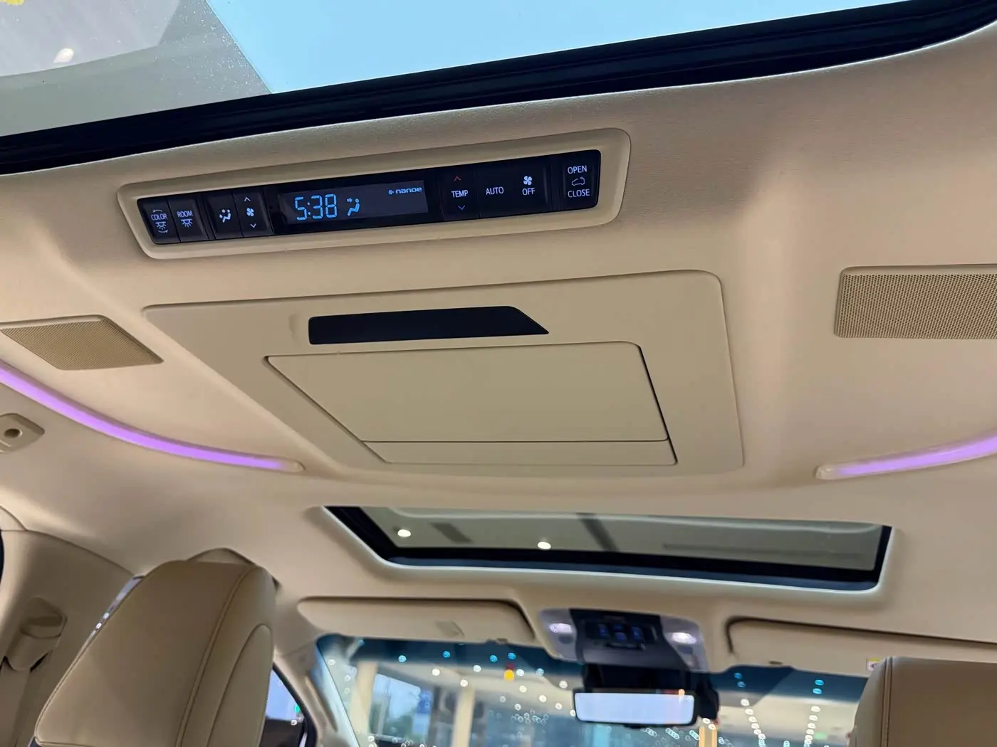 Toyota Vellfire 2023 — Photo 11/20