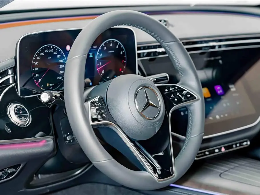 Mercedes-Benz E-Class 2025 — Фото 9/20