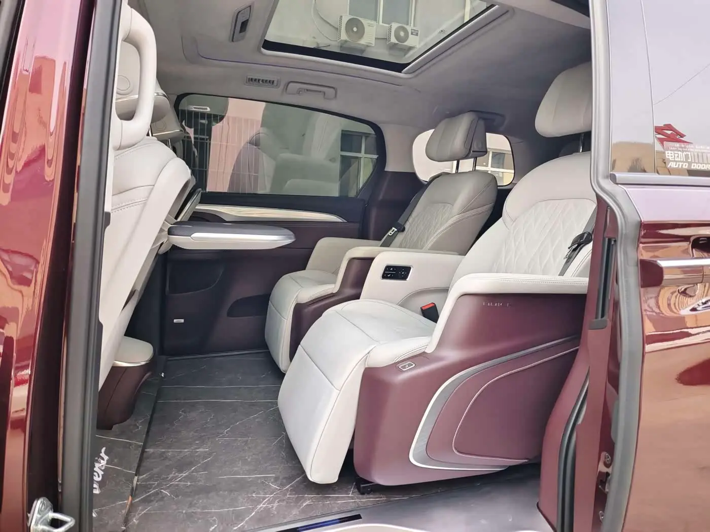Buick GL8 2023 — Photo 14/20