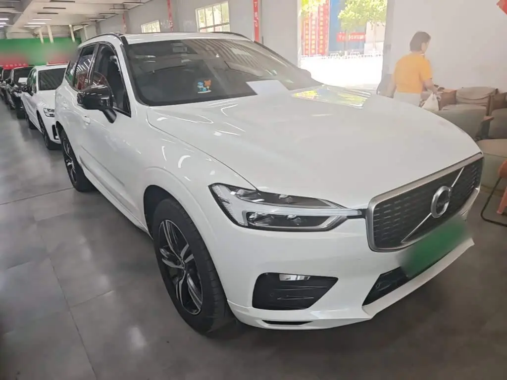 Volvo XC60 2019 — Фото 4/20