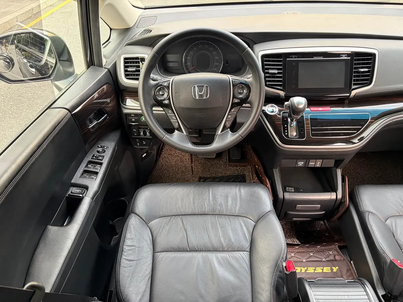 Honda Odyssey 2018 — Şəkil 18/20