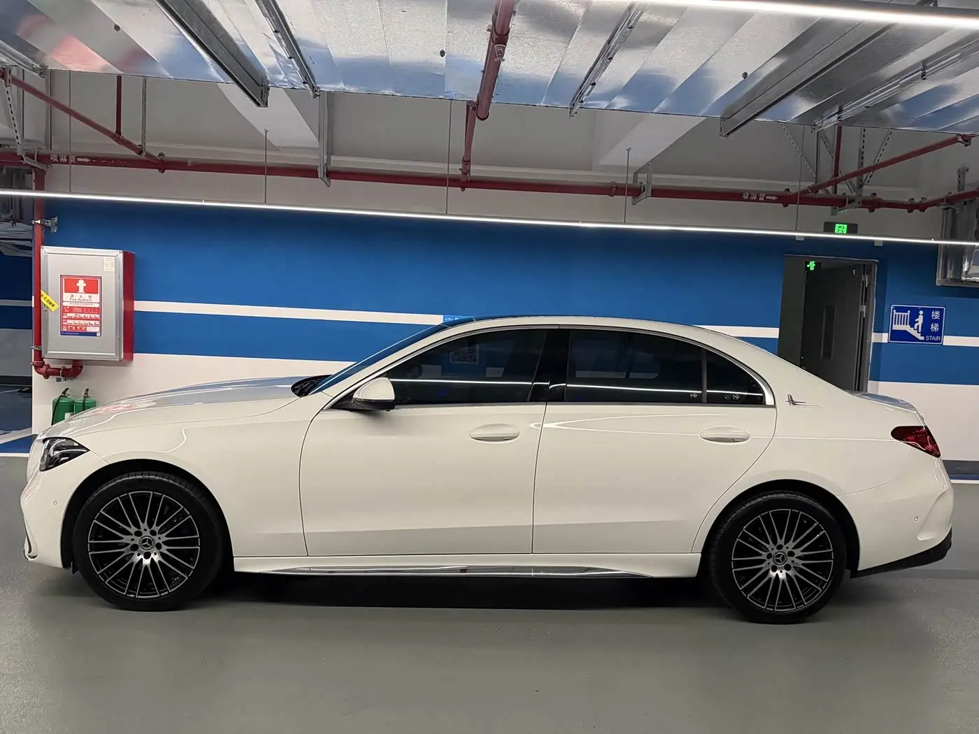 Mercedes-Benz C-Class 2024 — Photo 4/20