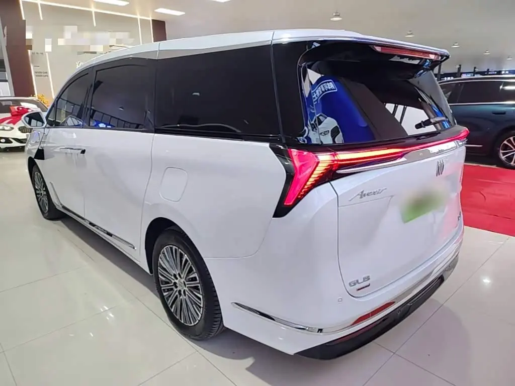 Buick GL8 New Energy 2025 — Photo 4/19
