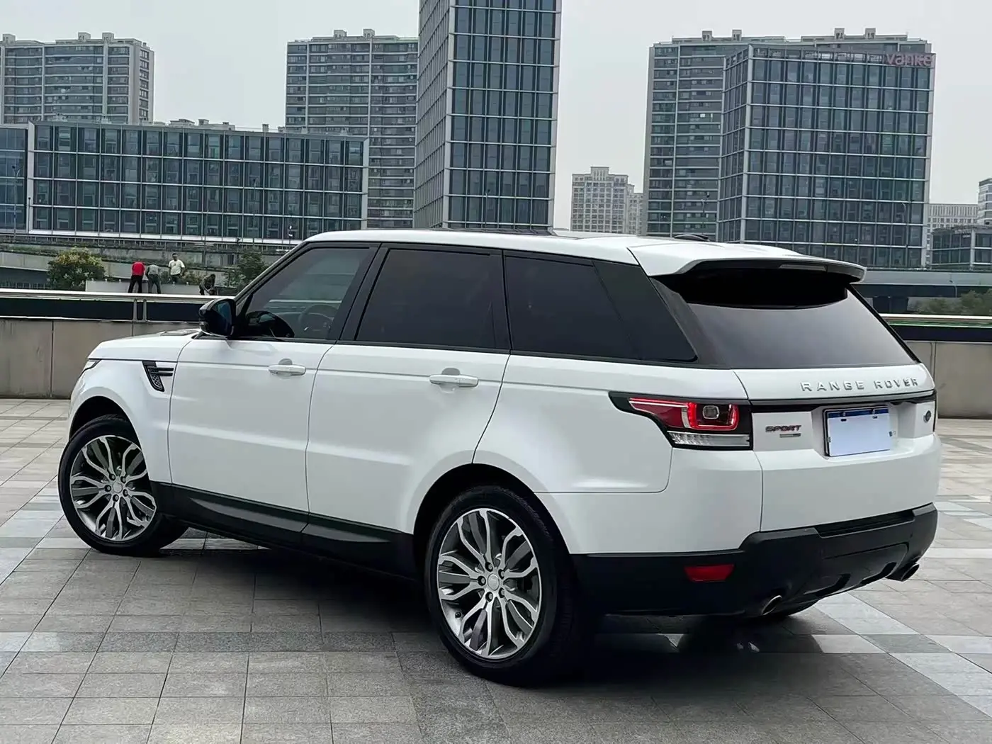 Land Rover Range Rover Sport 2014 — Photo 14/16