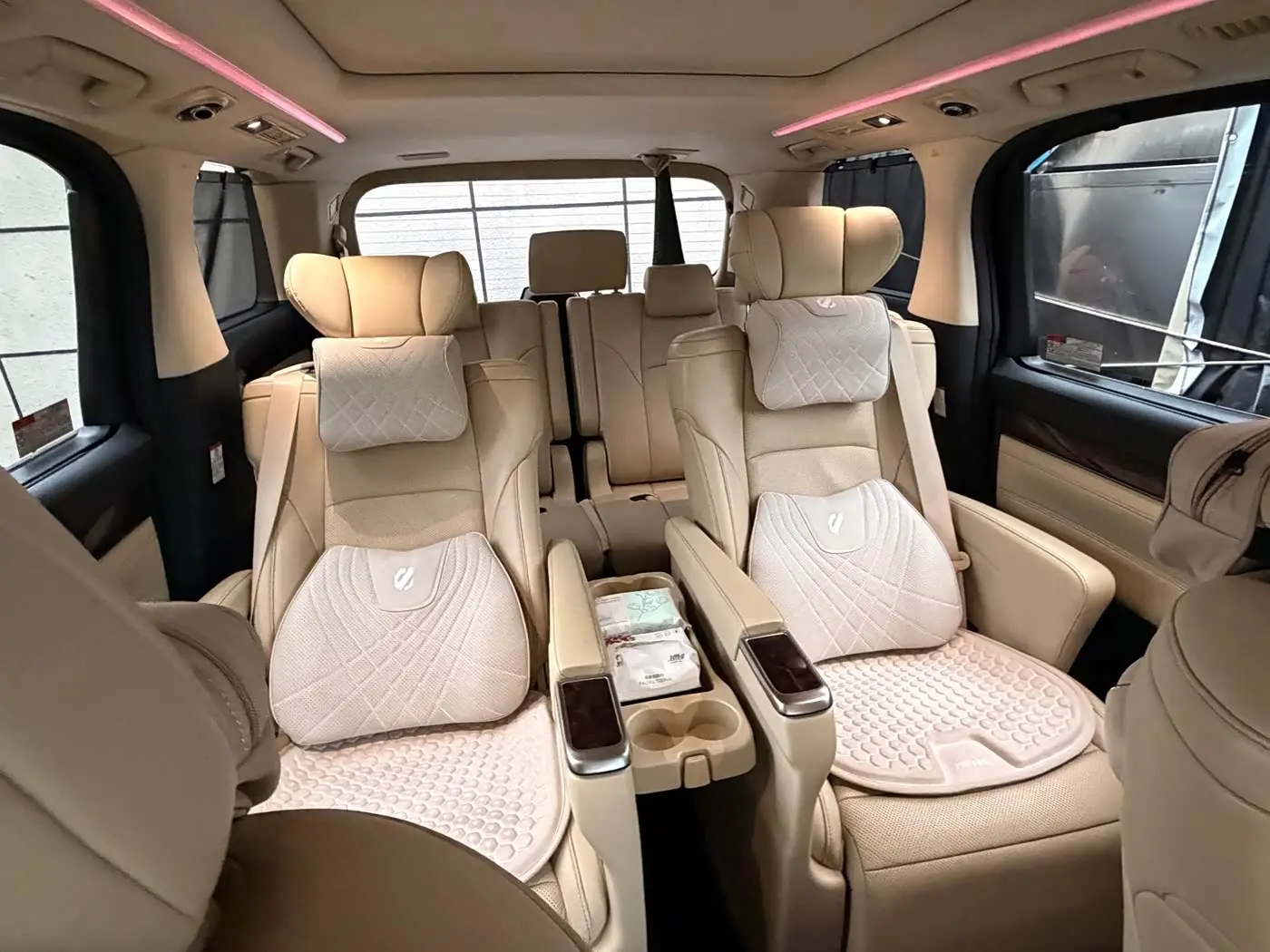 Toyota Alphard 2021 — Photo 3/10