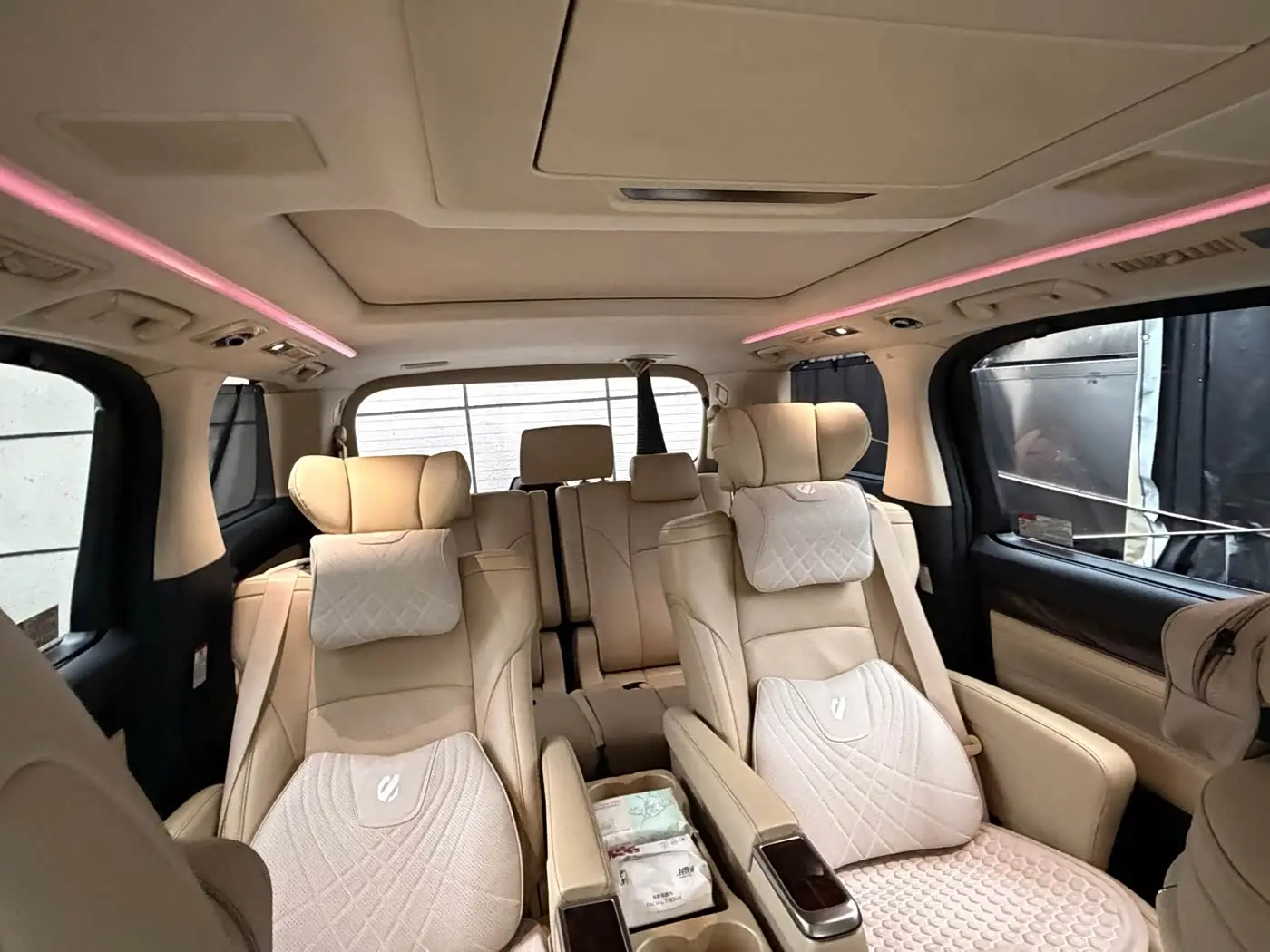 Toyota Alphard 2021 — Photo 4/10