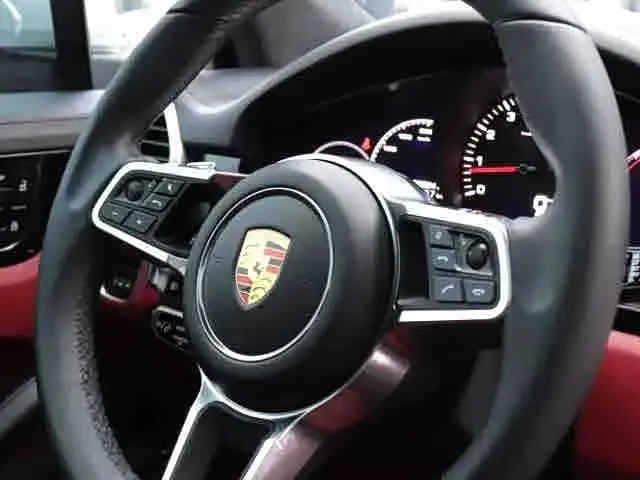 Porsche Cayenne 2021 — Фото 9/13