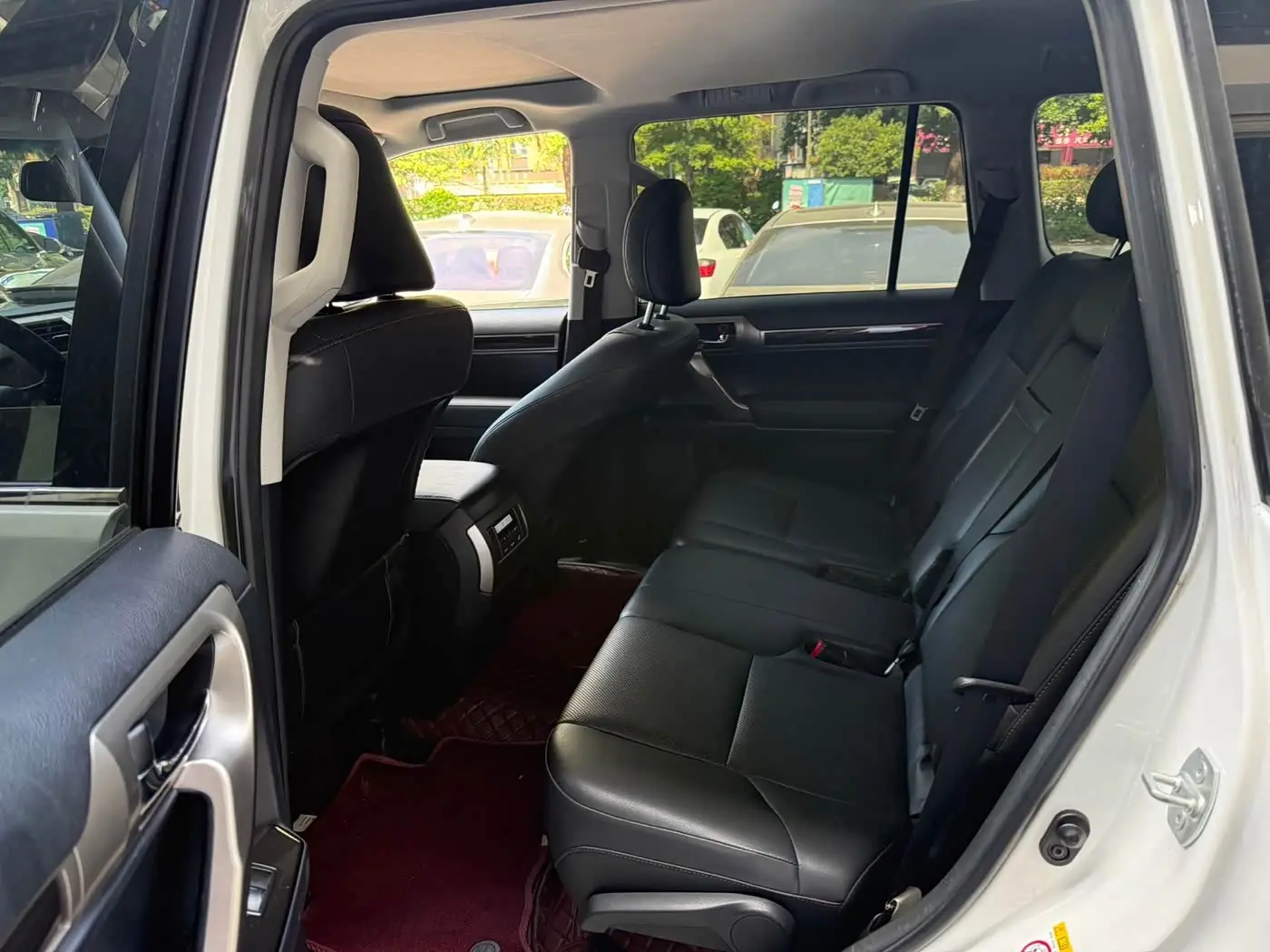Lexus GX 2015 — Photo 8/17