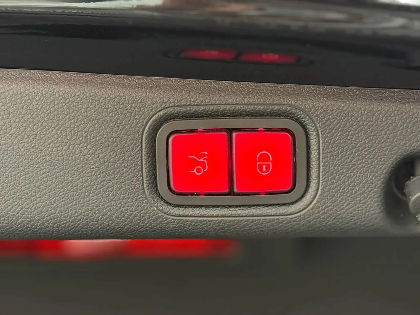 Mercedes-Benz E-Class 2022 — Photo 15/20