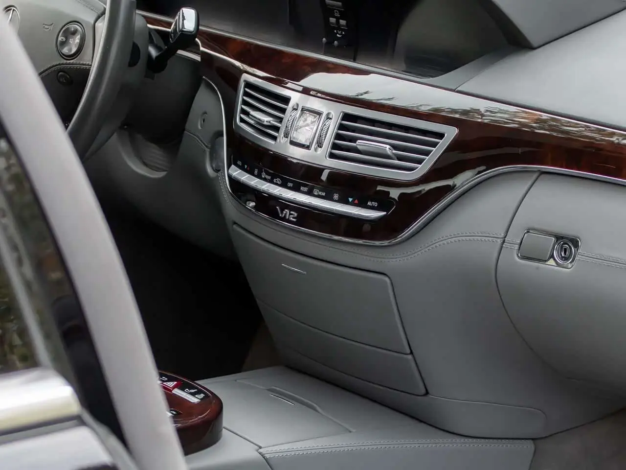 Mercedes-Benz S-Class 2008 — Photo 8/15