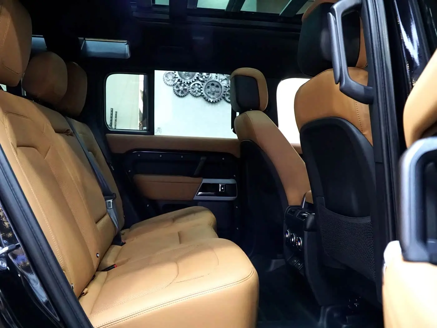 Land Rover Defender 2023 — Фото 10/20