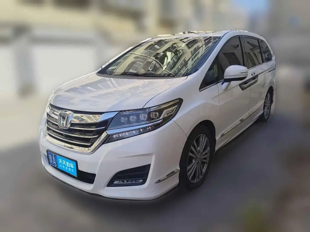 Honda Elysion 2016 — Фото 1/12