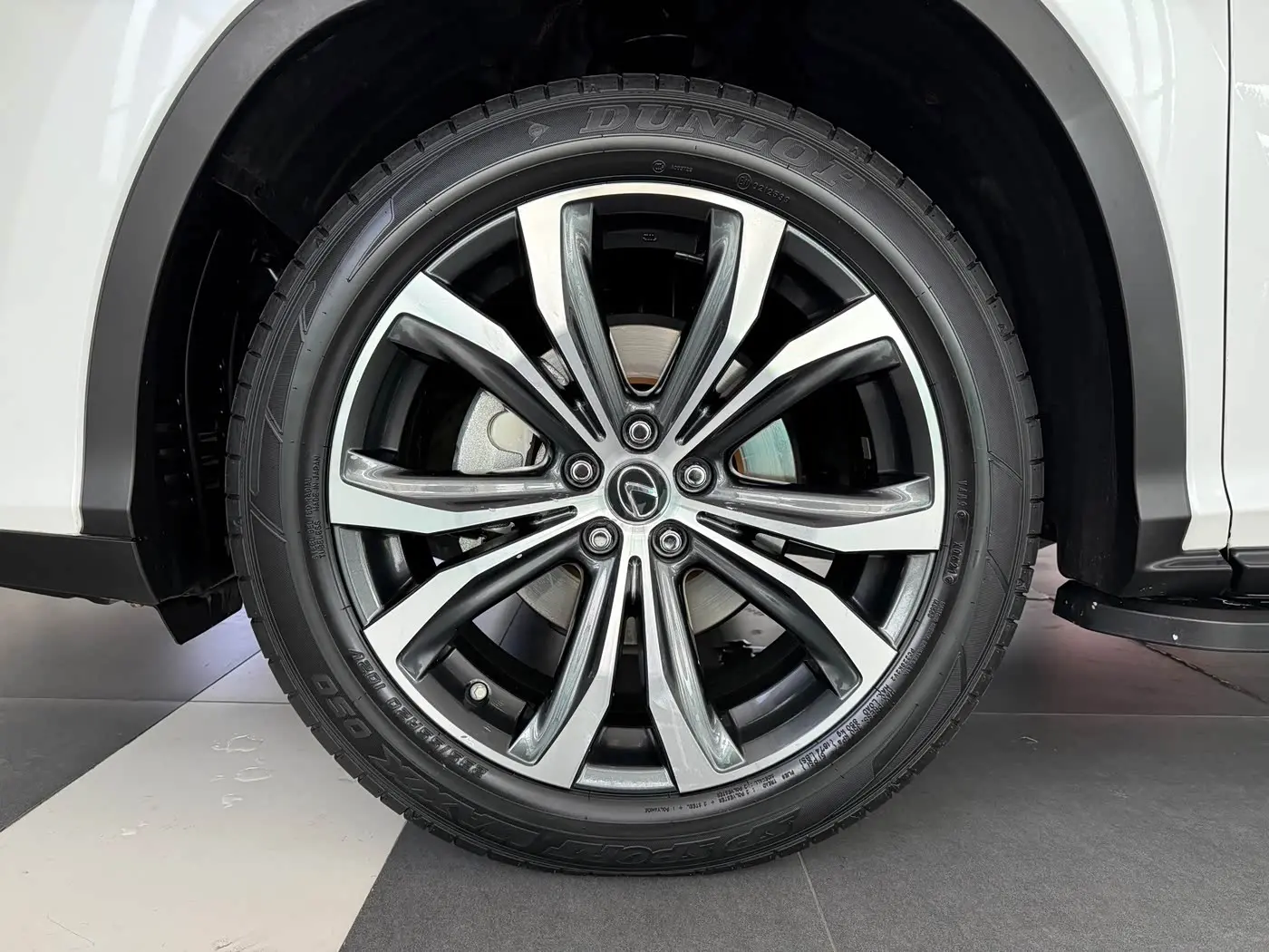 Lexus RX 2021 — Şəkil 17/17
