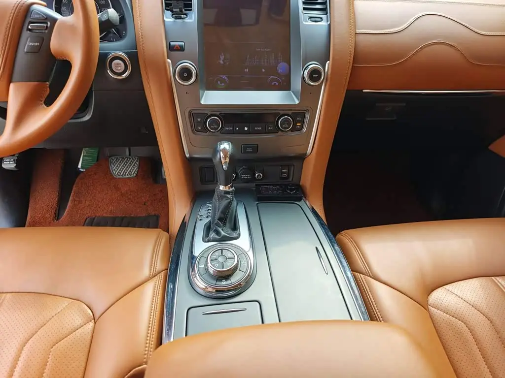Nissan Patrol 2017 — Photo 16/18