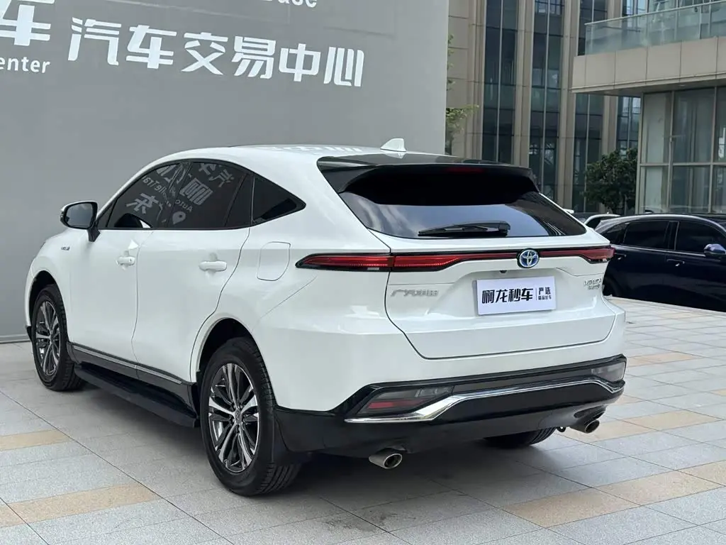 Toyota Venza 2023 — ფოტო 15/20