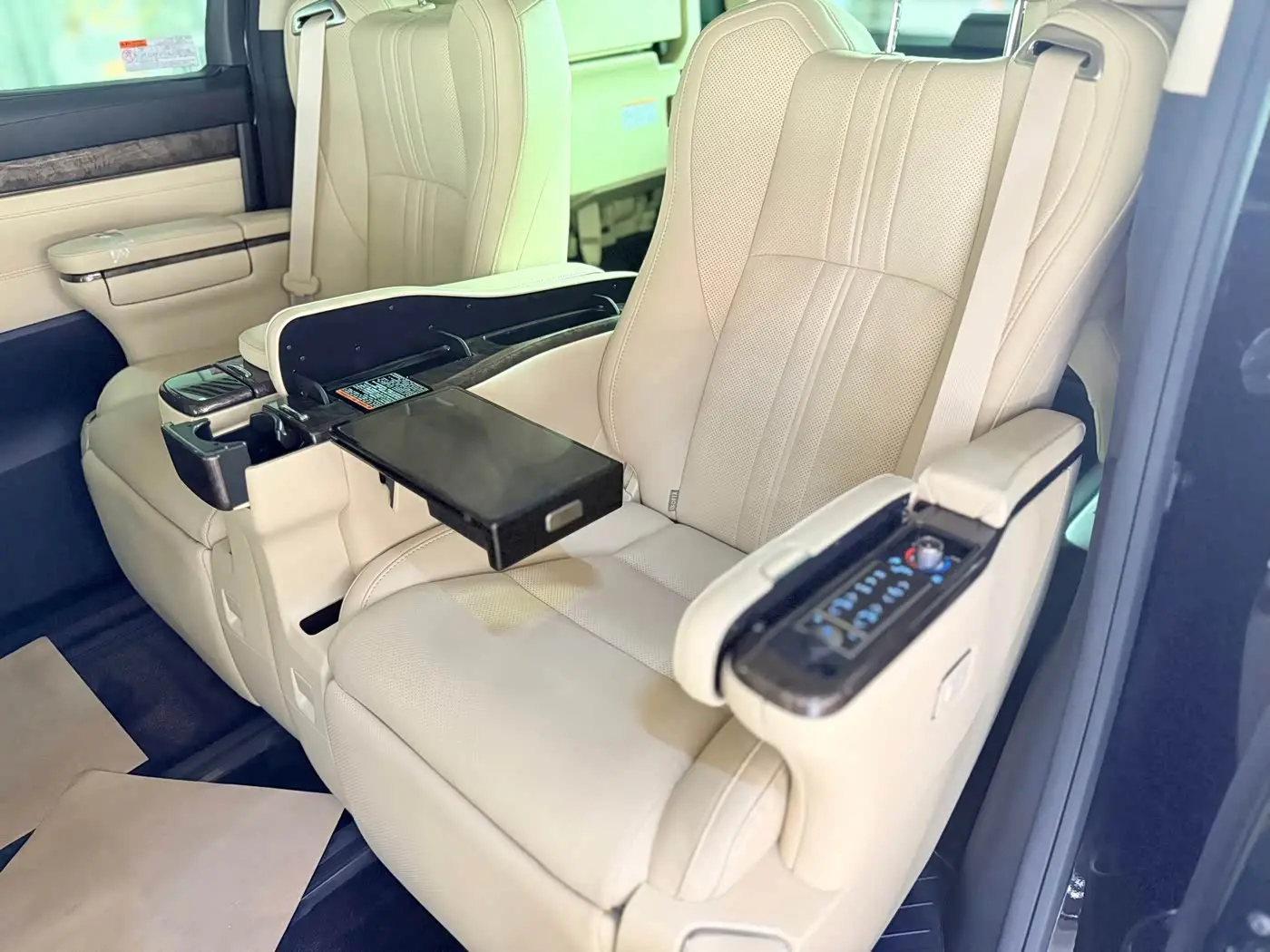 Toyota Vellfire 2020 — Фото 10/20