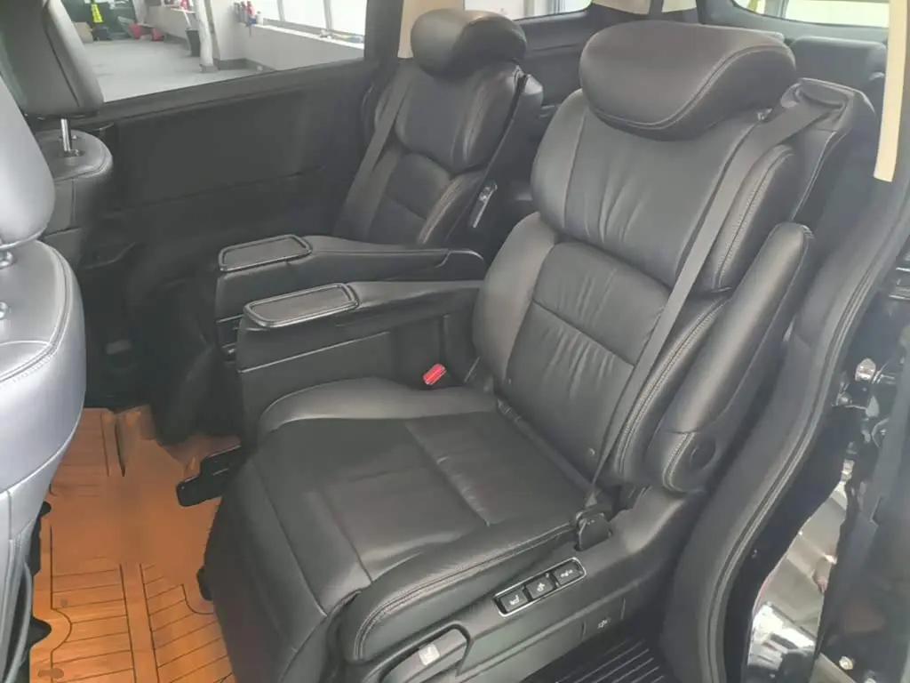 Honda Elysion 2018 — Photo 16/19
