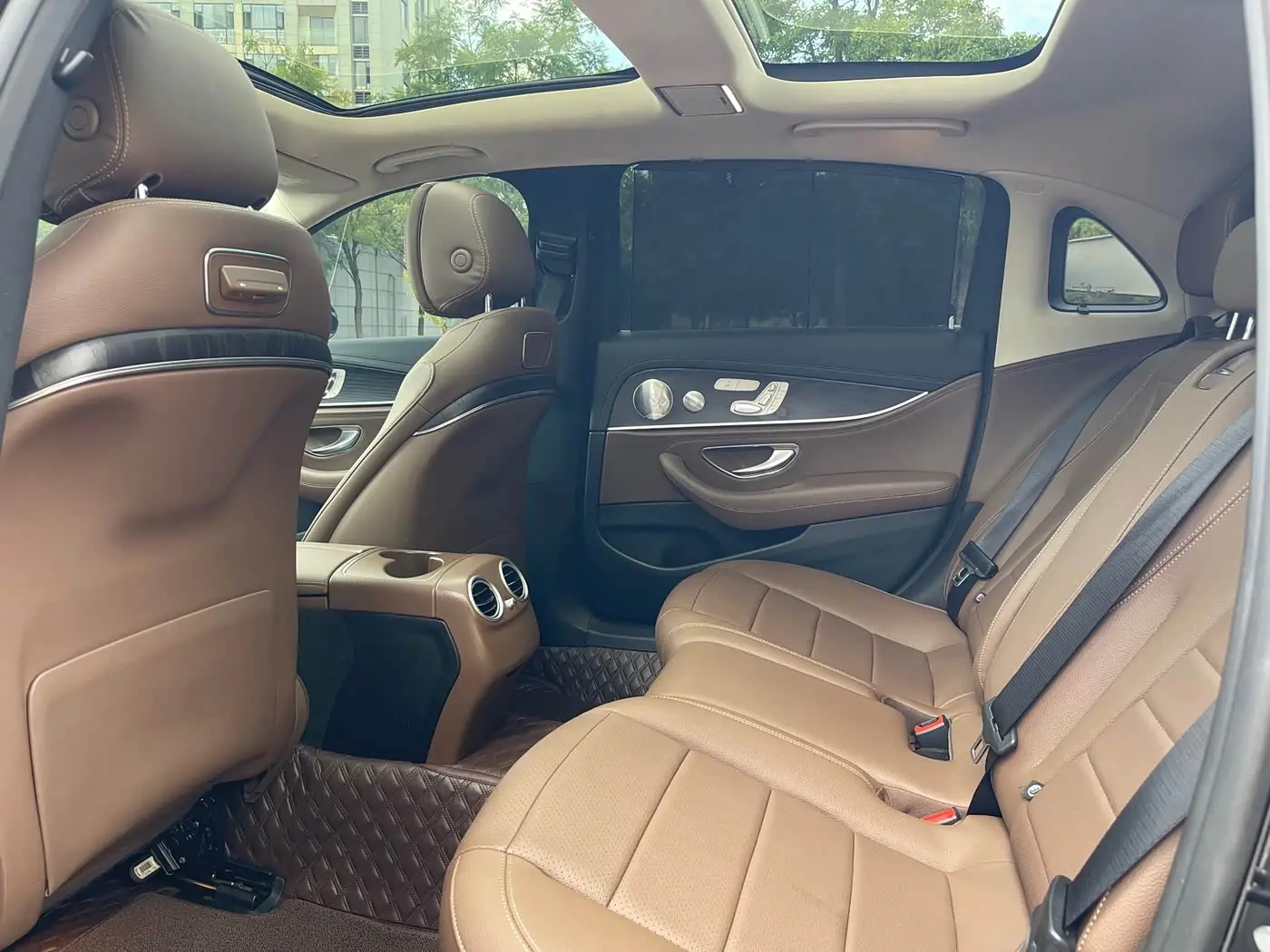 Mercedes-Benz E-Class 2020 — Photo 6/15