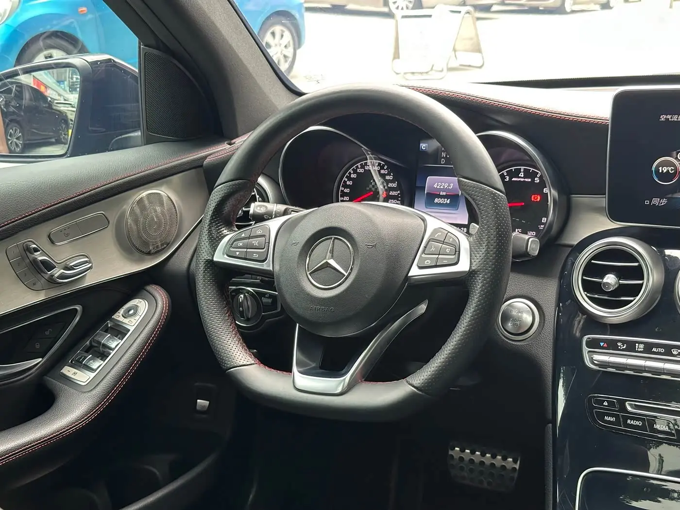 Mercedes-Benz GLC AMG 2018 — Фото 9/14