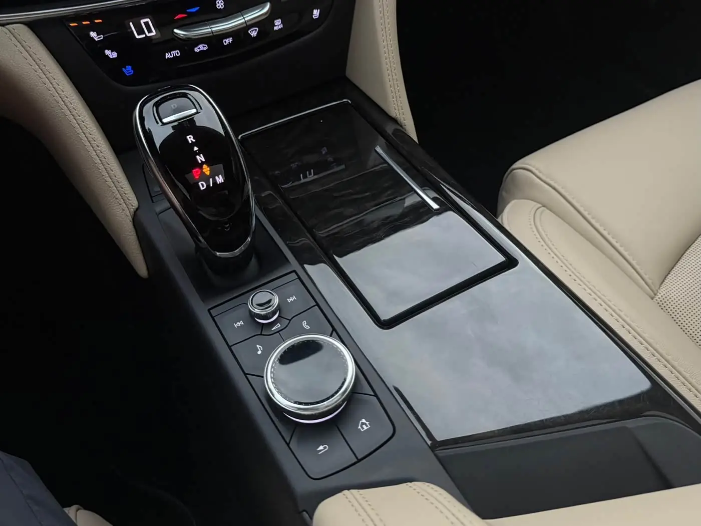 Cadillac CT6 2023 — ფოტო 19/20