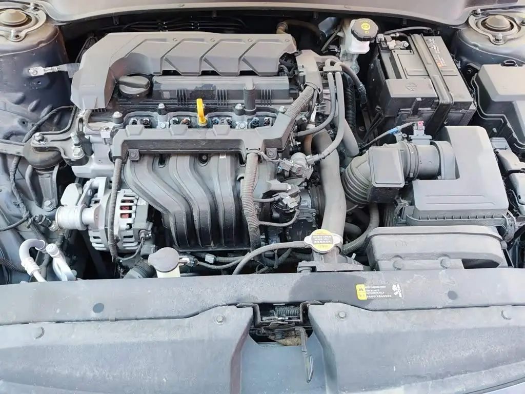 Hyundai Elantra 2023 — Фото 11/20