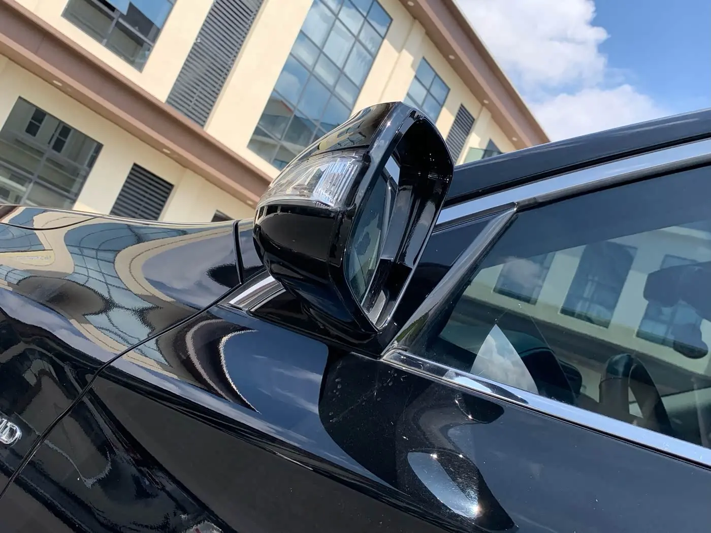 Infiniti QX60 2019 — Photo 9/20