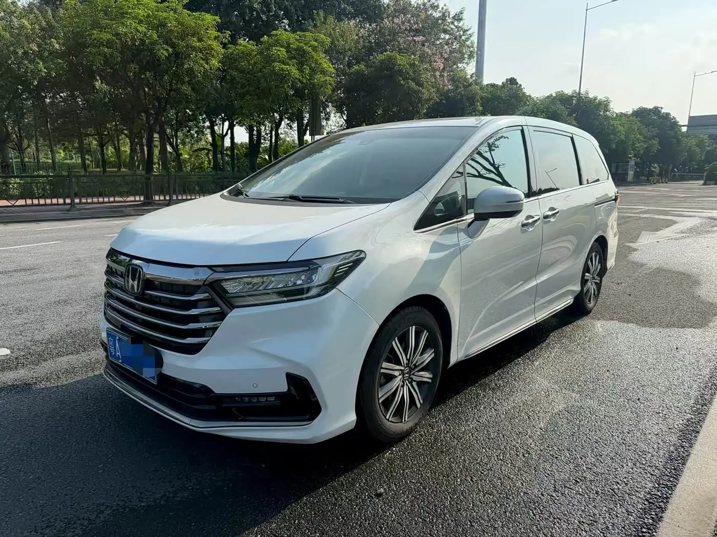 Honda Odyssey 2022 — Photo 1/9