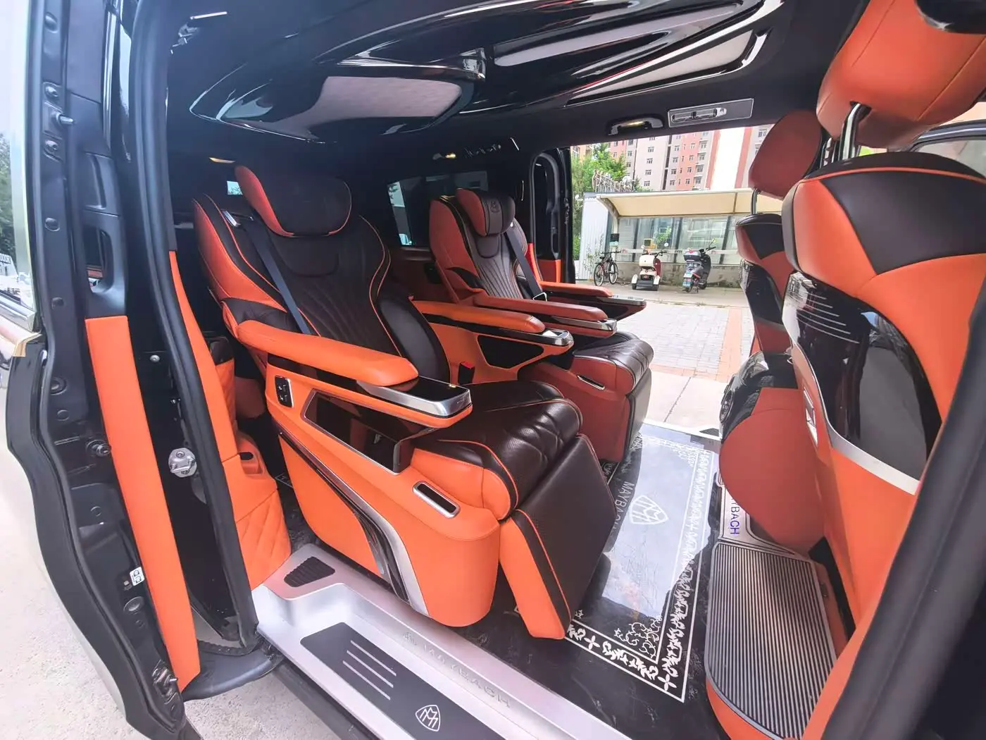 Mercedes-Benz Vito 2023 — Photo 8/10