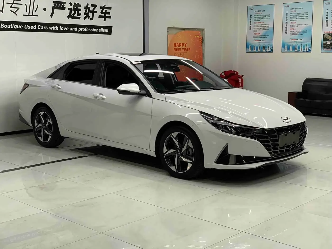 Hyundai Elantra 2022 — Фото 3/10