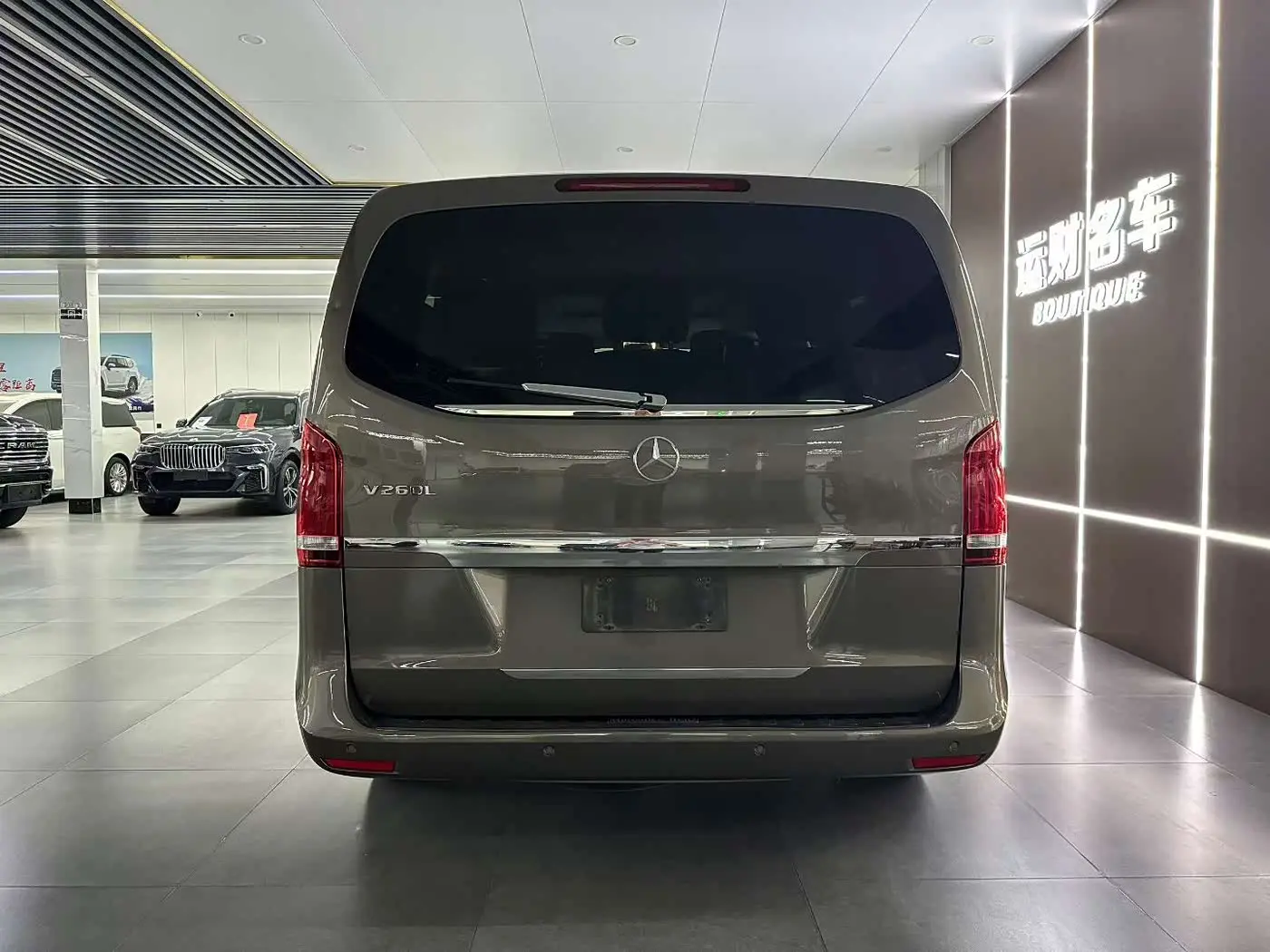 Mercedes-Benz V-Class 2018 — Фото 8/9