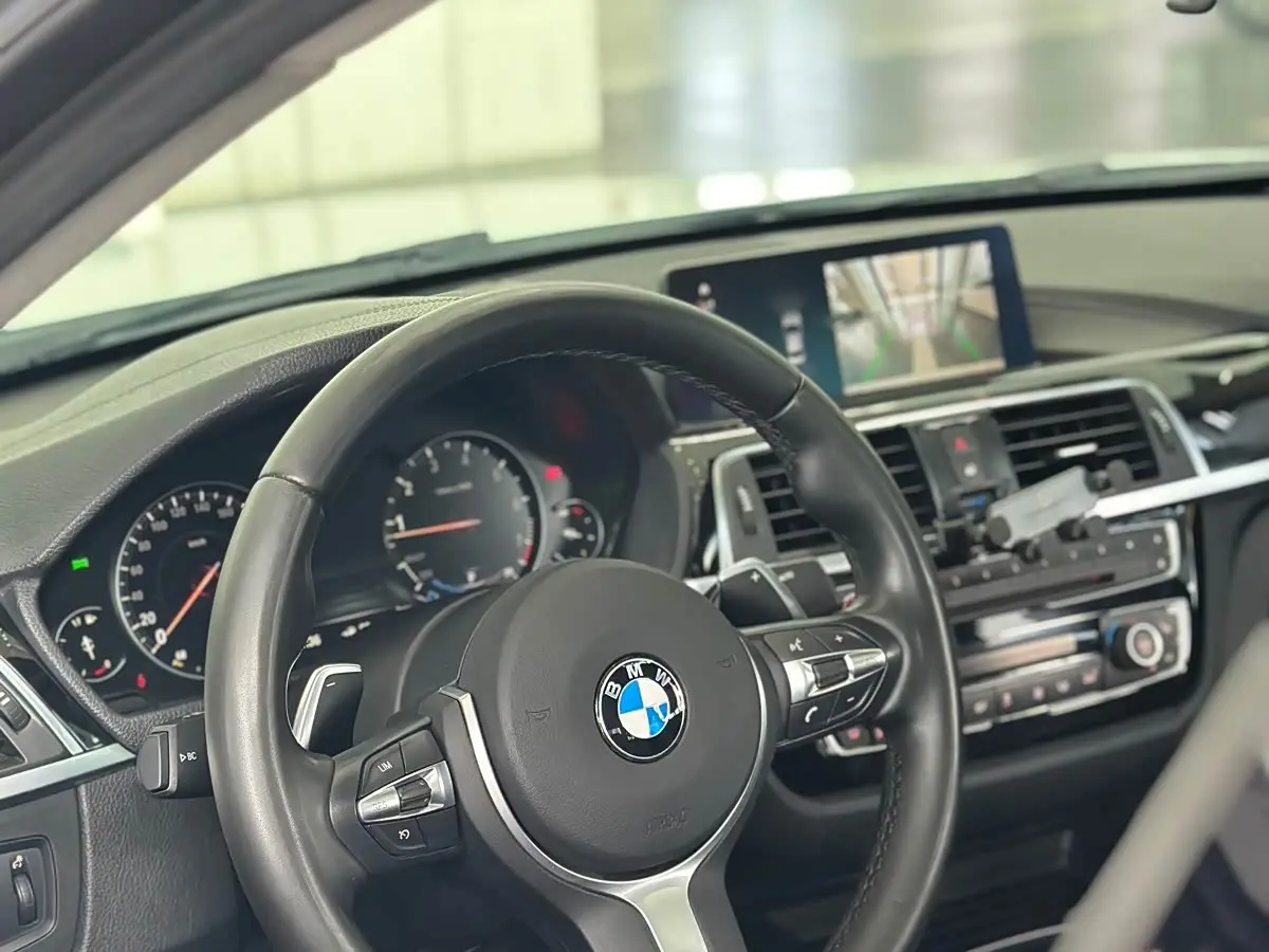 BMW 3 Series 2017 — Фото 14/19