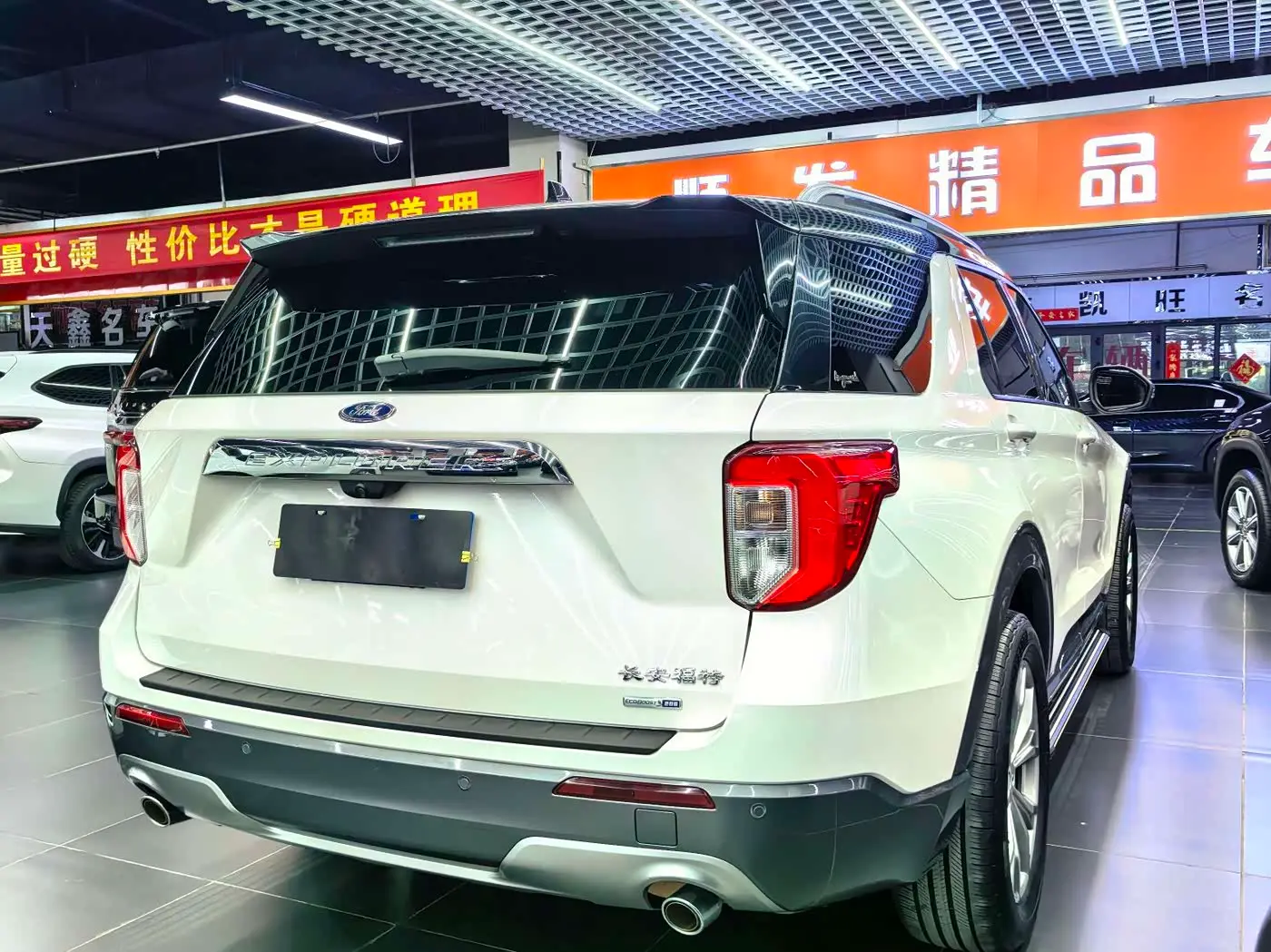 Ford Explorer 2020 — ფოტო 4/9