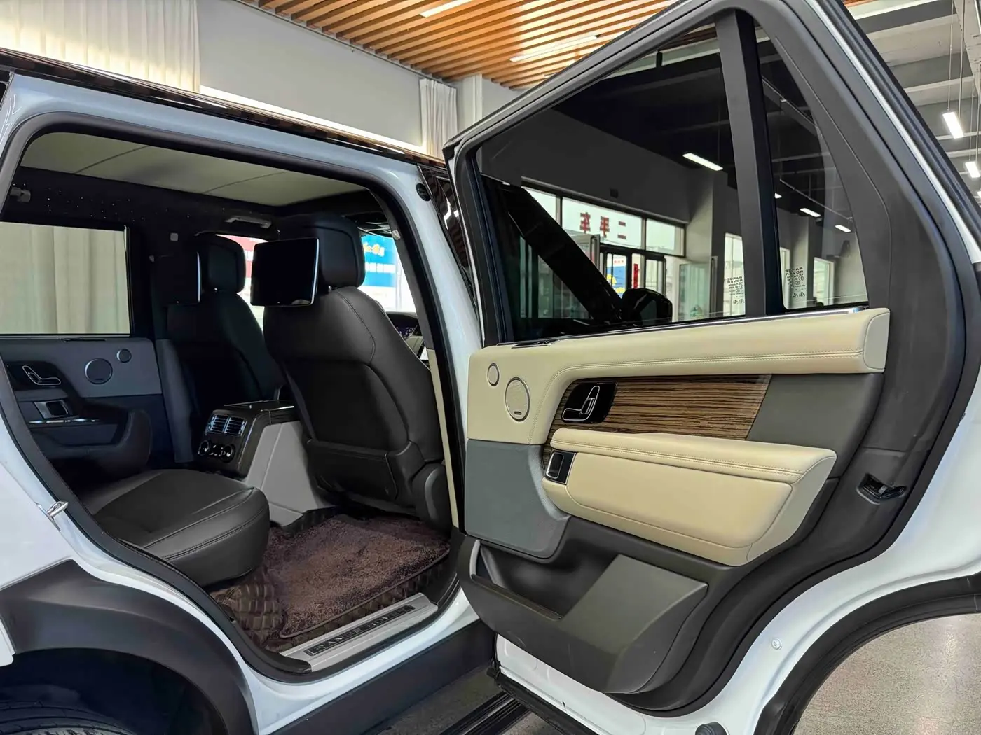 Land Rover Range Rover 2019 — Фото 10/19