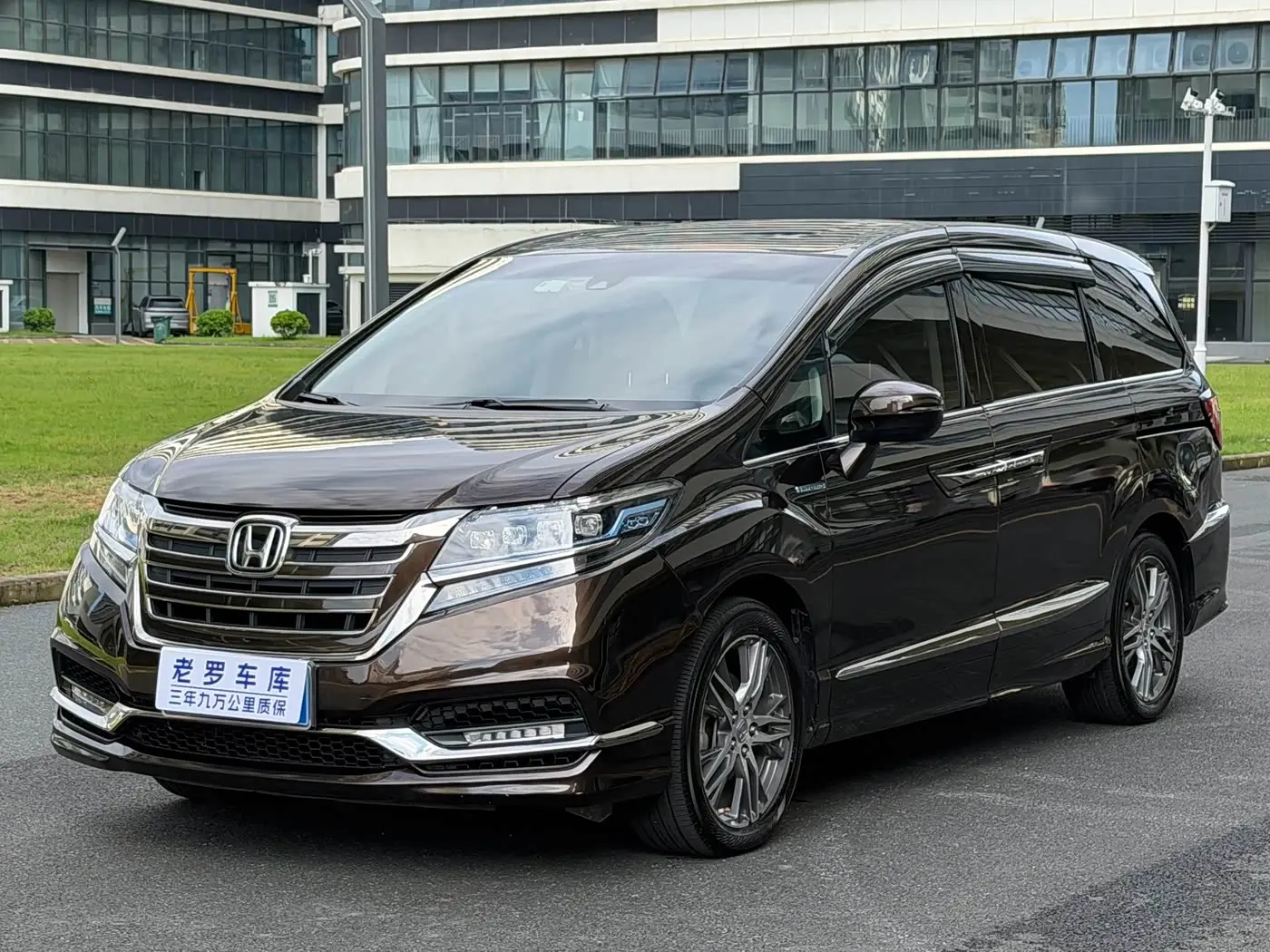 Honda Elysion 2021 — Photo 1/9