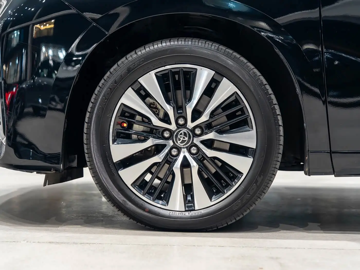 Toyota Alphard 2019 — ფოტო 14/14