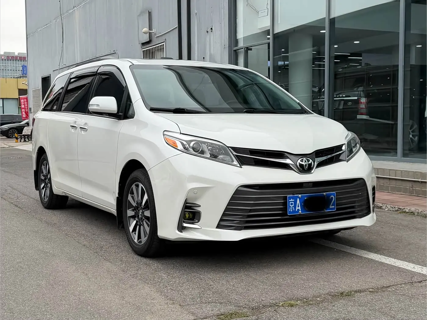 Toyota Sienna 2016 — Photo 3/15
