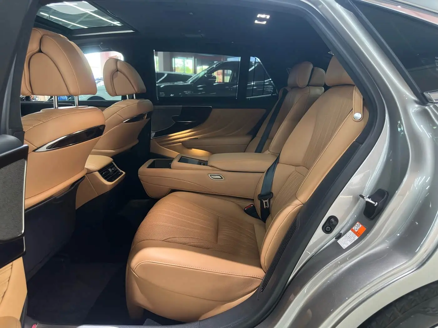 Lexus LS 2022 — Photo 3/13