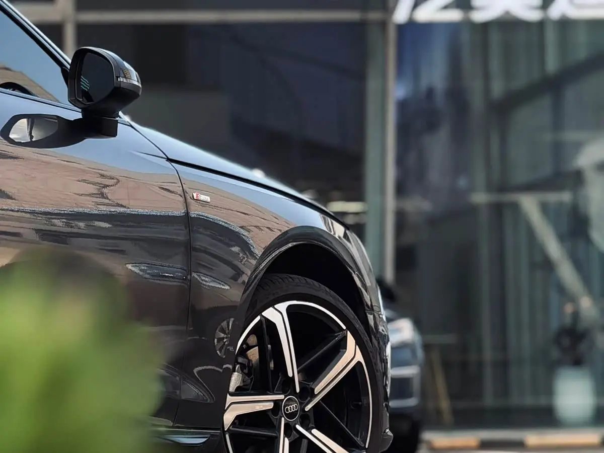 Audi A4L 2026 — Photo 3/11