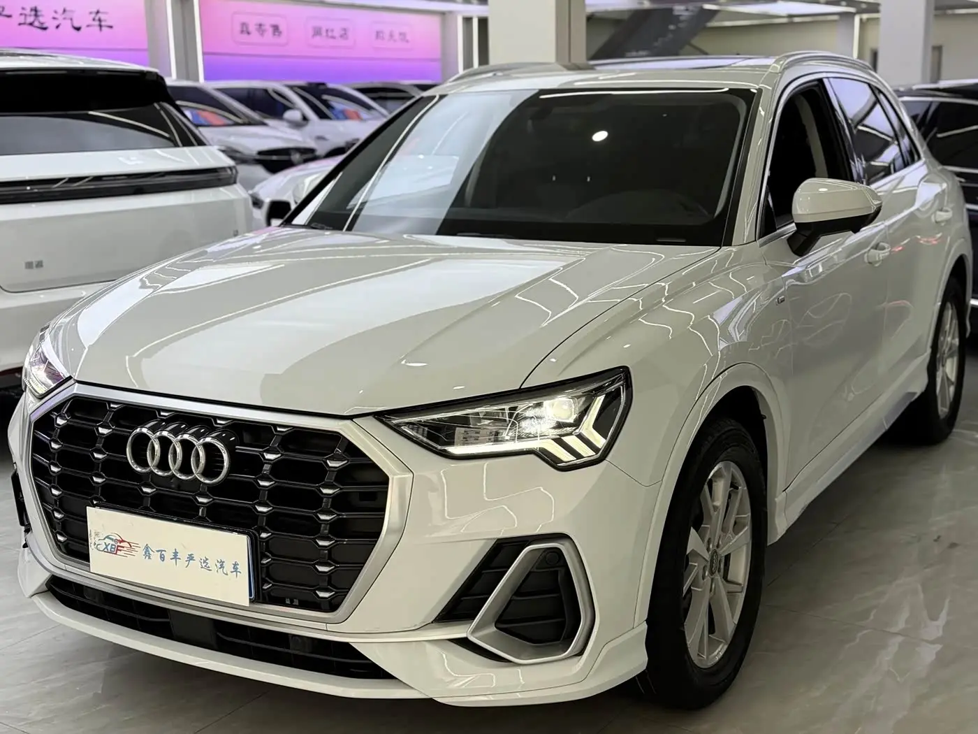 Audi Q3 2019 — Photo 1/11