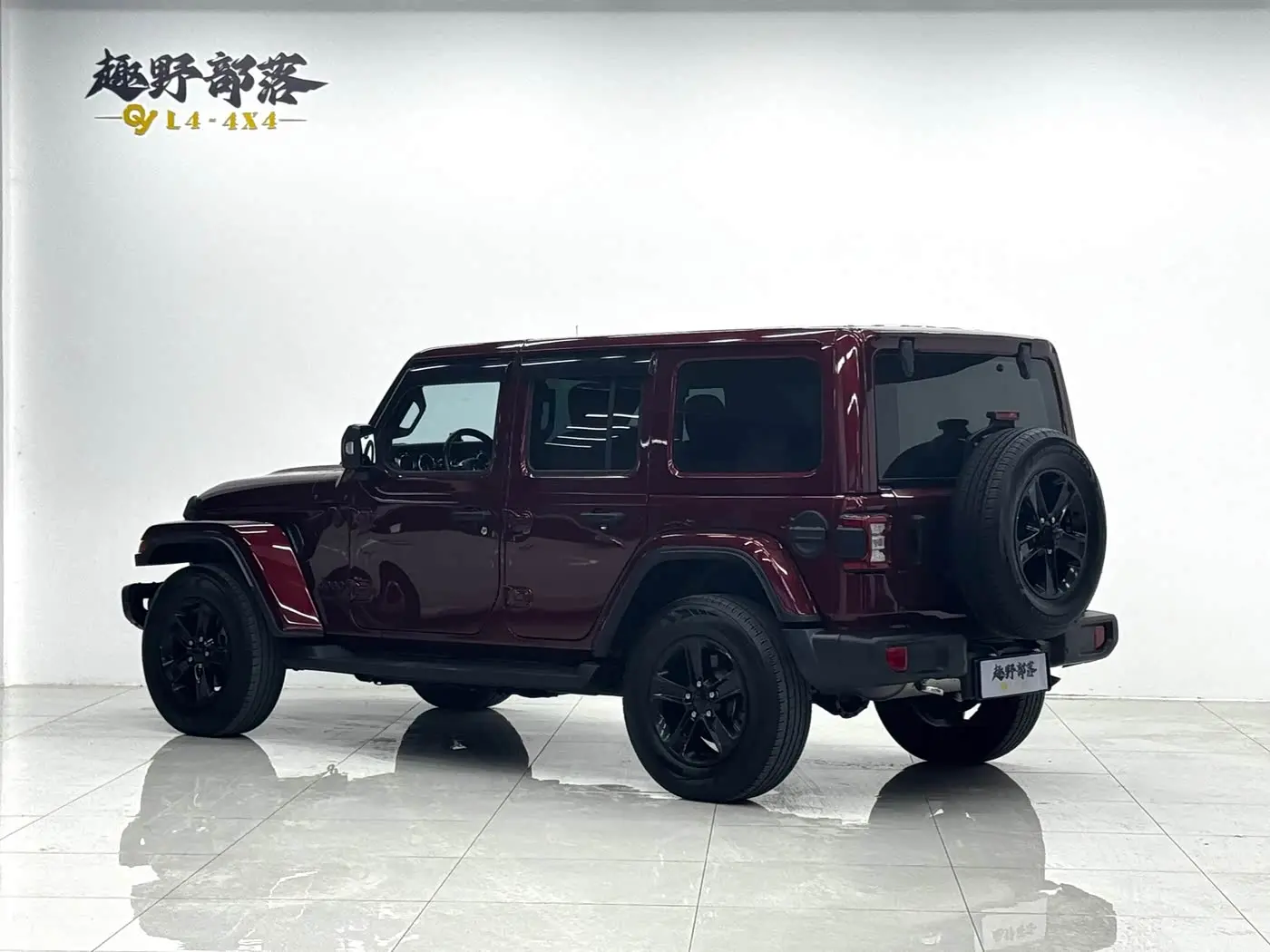 Jeep Wrangler 2024 — Фото 16/18