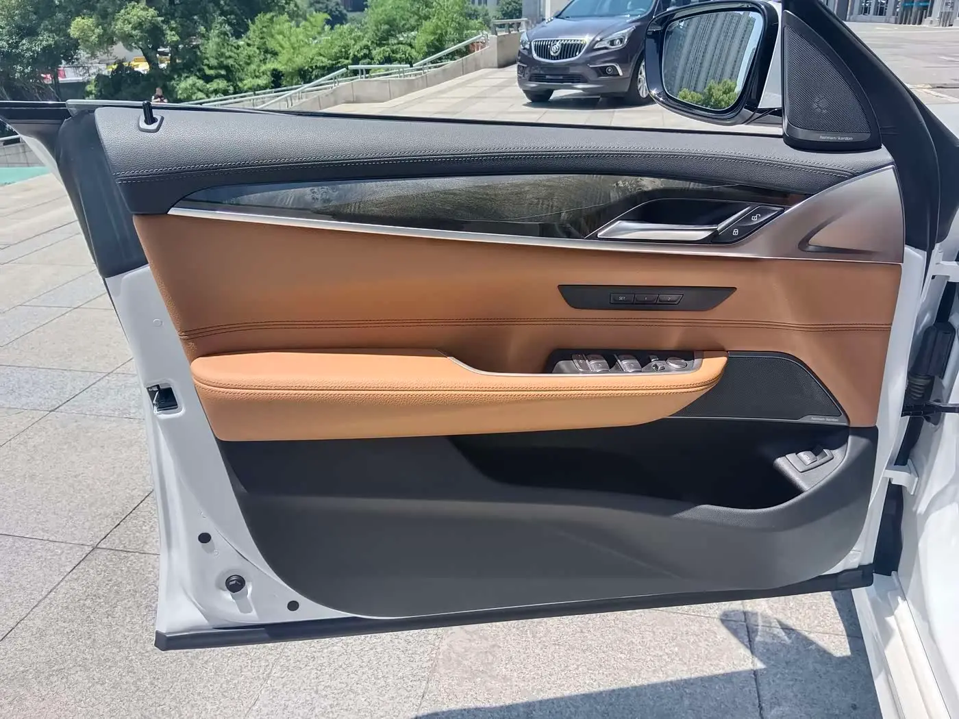 BMW 6 Series GT 2023 — Photo 14/15