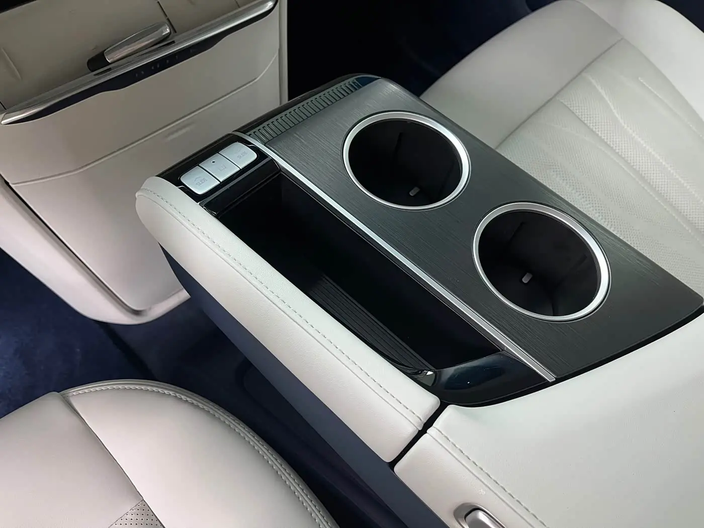 Buick GL8 New Energy 2025 — Photo 15/20